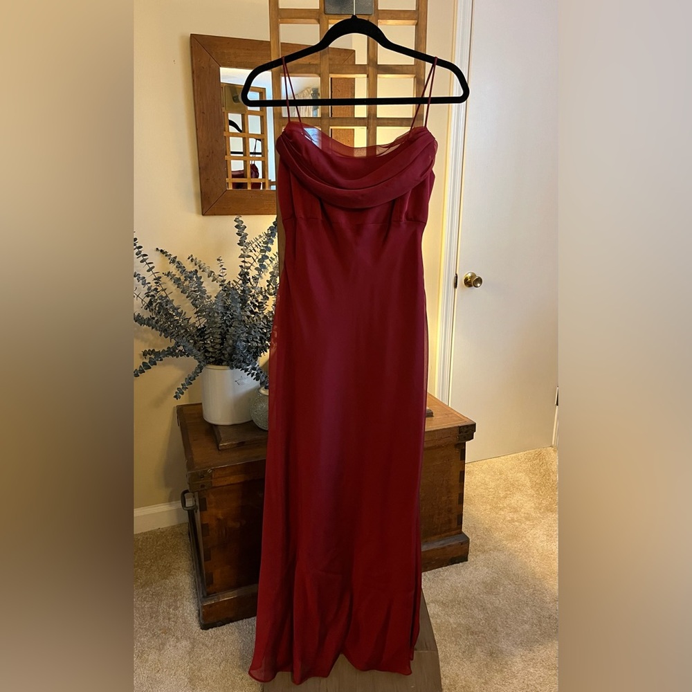 Elegant BURGUNDY GOWN Night Way Collection LIKE NEW sz12/14-fits smaller too